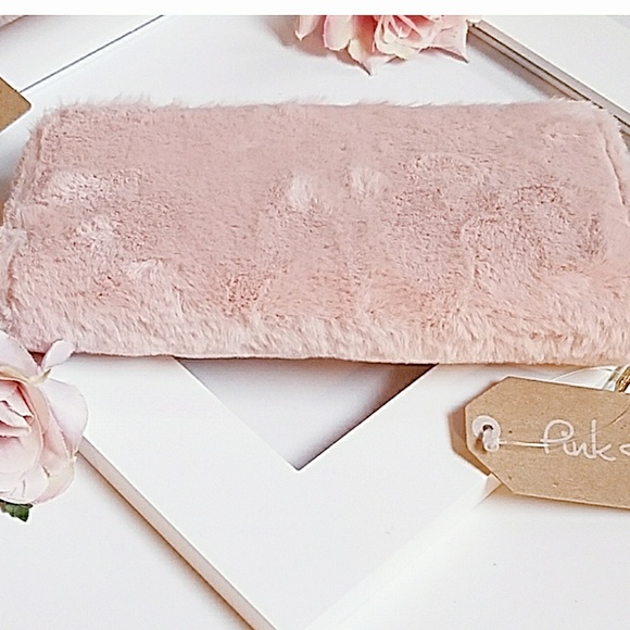 Blush Pink Faux Fur Wallet - Picture 3 of 4